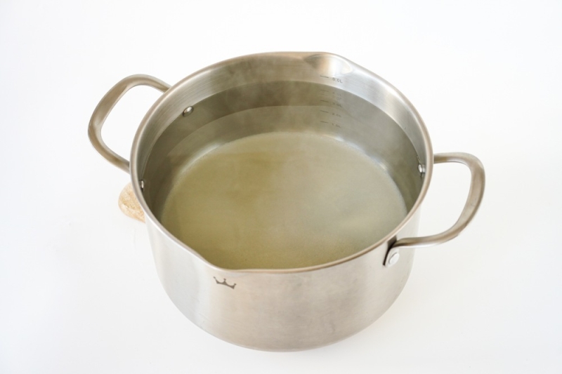 Компот из яблок в кастрюле на каждый день