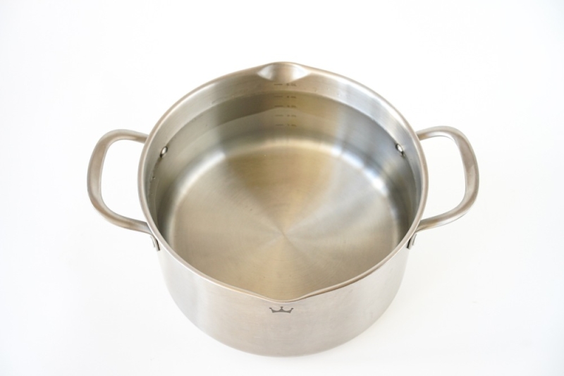 Компот из яблок в кастрюле на каждый день