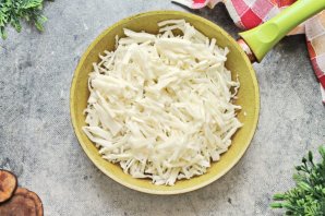 Капустная солянка с сосиской