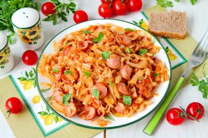 Капустная солянка с сосиской