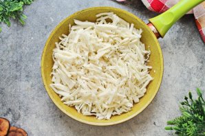 Капустная солянка с сосиской